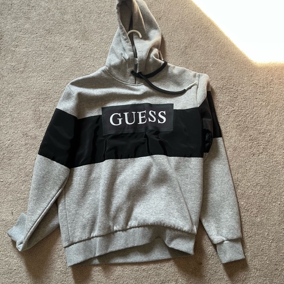 Grey guess sweater - Picture 1 of 1